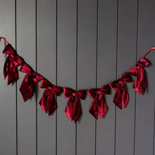Load image into Gallery viewer, Velvet Bow Garland