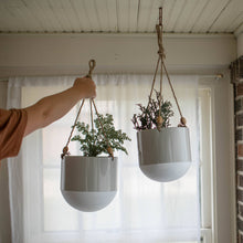 Load image into Gallery viewer, Emmie Hanging Planter Large