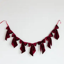 Load image into Gallery viewer, Velvet Bow Garland
