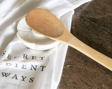 Load image into Gallery viewer, Fleur White Marble Flower Spoon Rest