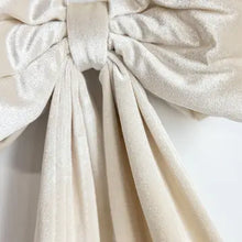 Load image into Gallery viewer, Velvet Bow Garland