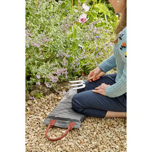 Load image into Gallery viewer, SC Kneeler - GREY