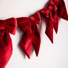 Load image into Gallery viewer, Velvet Bow Garland