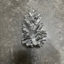 Load image into Gallery viewer, Pick Holiday Pinecone